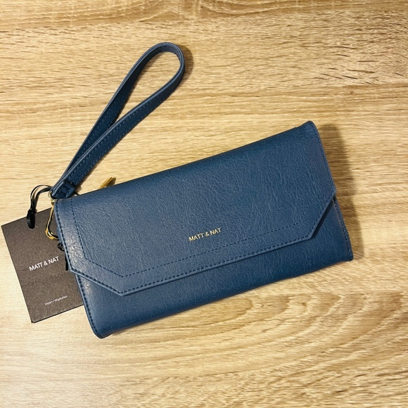 Matt & Nat Mion Vegan Wristlet Wallet  Handbag in Cosmo Brand New With Tags - Picture 2 of 6